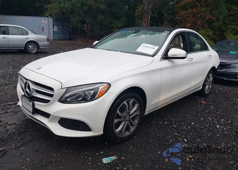 2015 Mercedes-Benz C 300 4Matic из США, поврежденный, VIN 55SWF4KB6FU021748